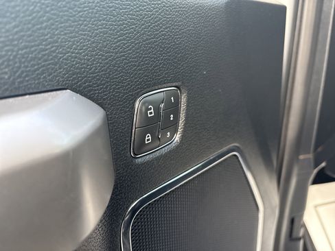 Used 2020 Ford F150 Lariat image 19