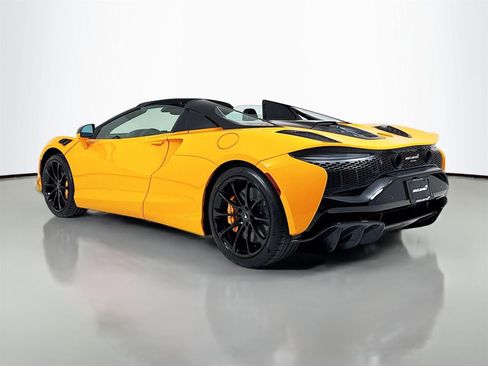 Used 2025 McLaren Artura Spider RWD image 5