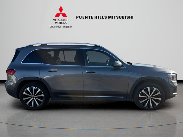 Used 2022 Mercedes-Benz GLB 250 4MATIC w/ Premium Package Lite image 4