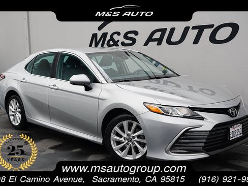 Used 2021 Toyota Camry LE w/ Carpet Mat Package (TMS) image 1