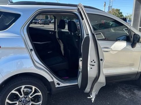 Used 2018 Ford EcoSport SE w/ SE Convenience Package FWD image 12