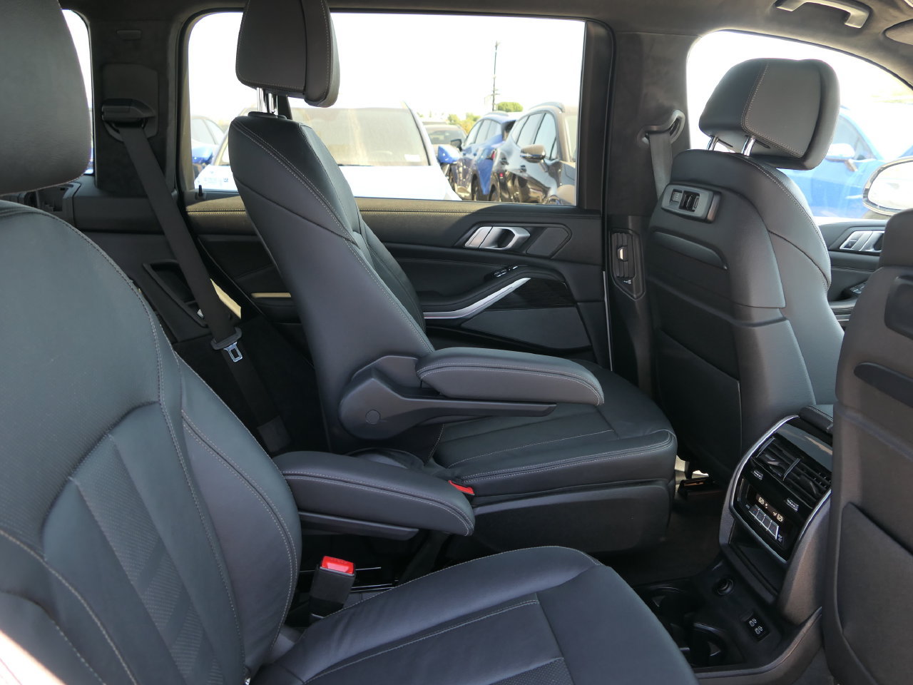 Used 2019 BMW X7 xDrive40i w/ Premium Package AWD/4WD image 23