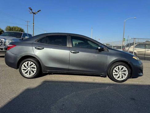 Used 2018 Toyota Corolla LE FWD image 8