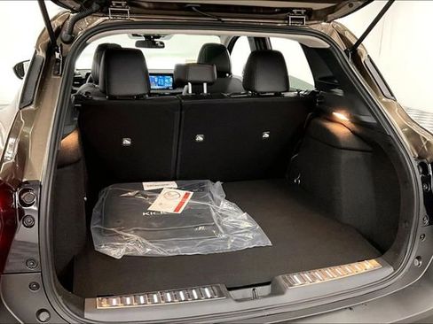 New 2026 Nissan Kicks SR w/ SR Premium Package AWD/4WD image 40
