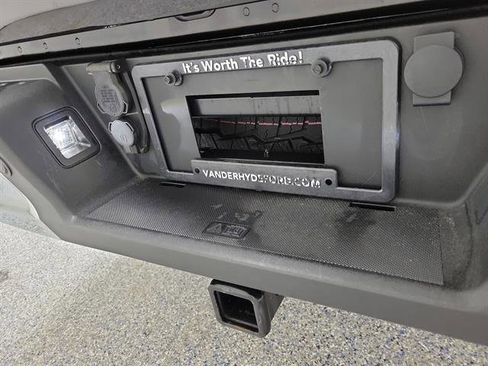 Used 2021 Ford F150 Lariat w/ Equipment Group 502A High image 11