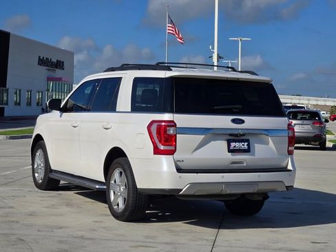Used 2018 Ford Expedition XLT w/ Equipment Group 202A RWD image 7