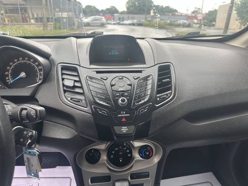 Used 2016 Ford Fiesta SE FWD image 13