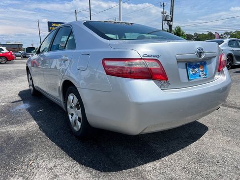 Used 2009 Toyota Camry LE FWD image 5