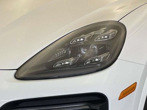 Certified 2022 Porsche Cayenne Platinum Edition AWD/4WD image 15