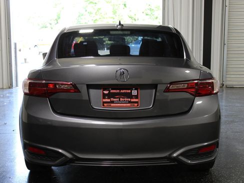 Used 2017 Acura ILX FWD image 4
