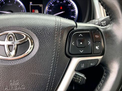 Used 2019 Toyota Highlander Limited Platinum AWD/4WD image 25