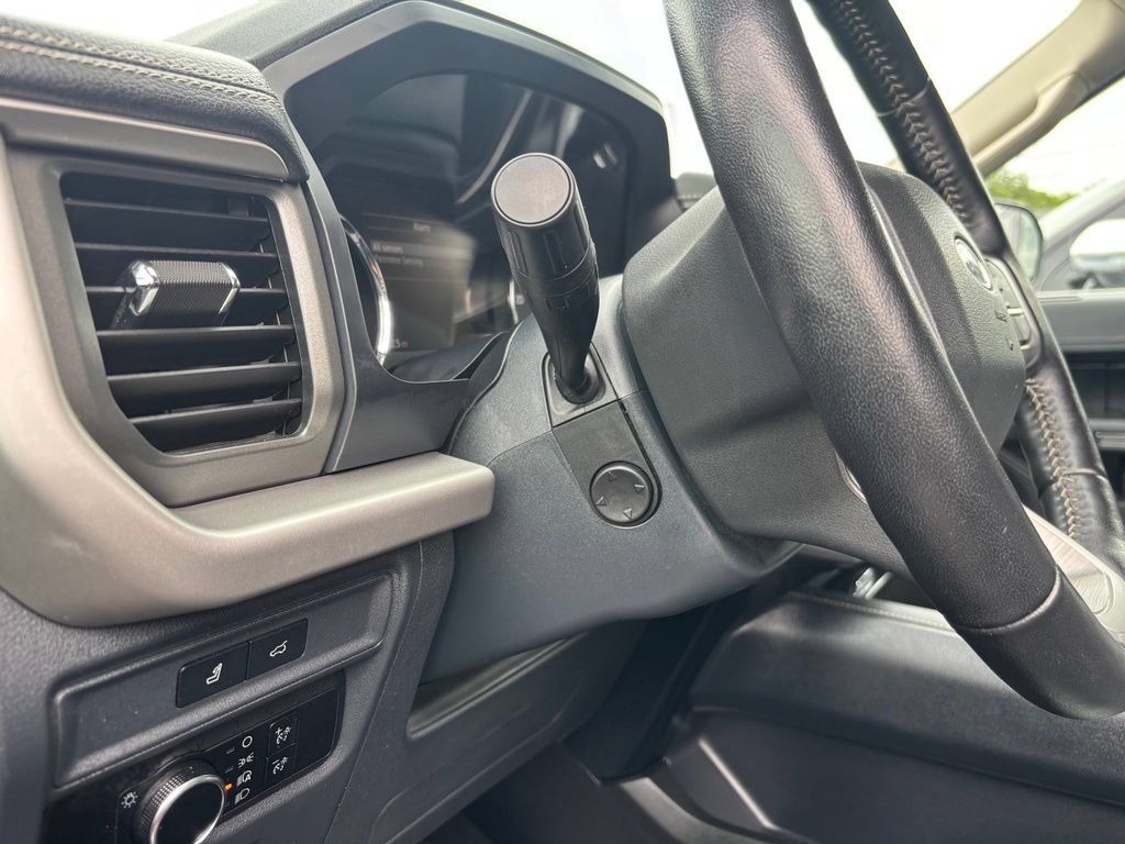Used 2024 Ford Expedition XLT AWD/4WD image 42