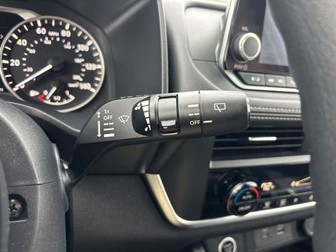 Used 2023 Nissan Rogue SV image 25