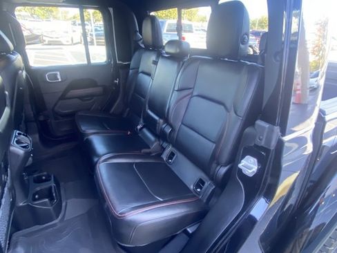 Used 2023 Jeep Gladiator Rubicon w/ Cold Weather Group image 23