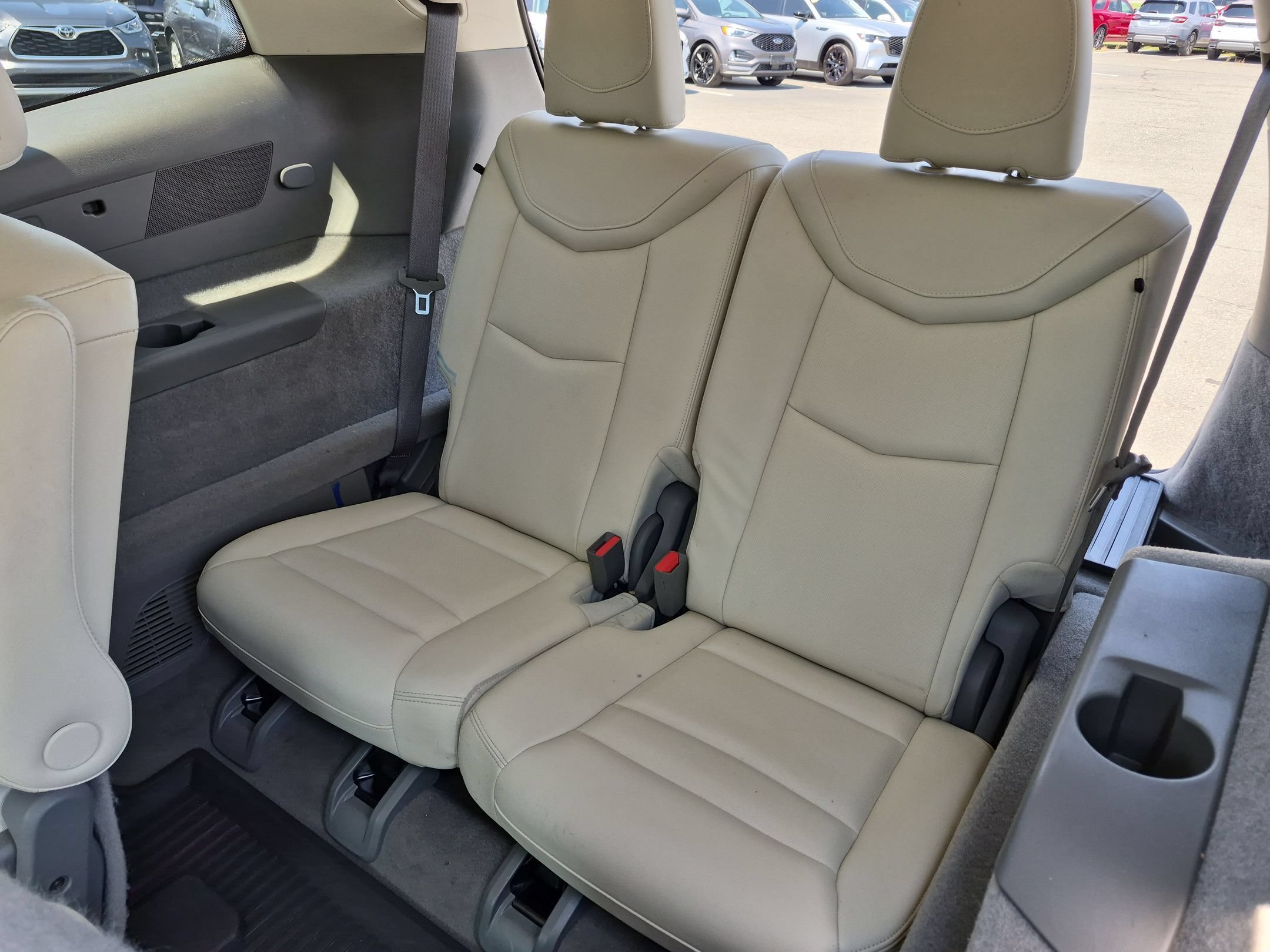 Certified 2023 Cadillac XT6 Premium Luxury w/ LPO, Floor Liner Package AWD/4WD image 32