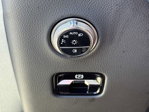 Used 2026 Mercedes-Benz GLC 300 image 21