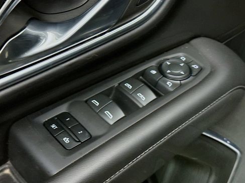 Used 2023 Chevrolet Tahoe Z71 w/ Z71 Off-Road Package AWD/4WD image 19