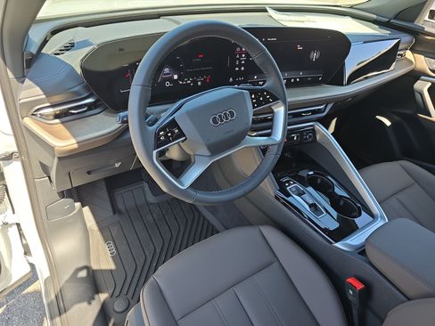 Used 2025 Audi Q5 Premium AWD/4WD image 16