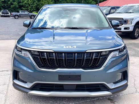 Used 2024 Kia Carnival EX FWD image 7