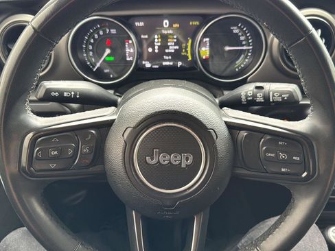 Used 2023 Jeep Wrangler Unlimited image 24