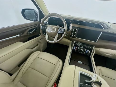 Used 2023 GMC Yukon XL Denali image 9