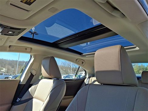 Used 2019 Lexus ES 350 Luxury w/ Accessory Package image 14