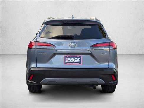Used 2023 Toyota Corolla Cross XLE image 6