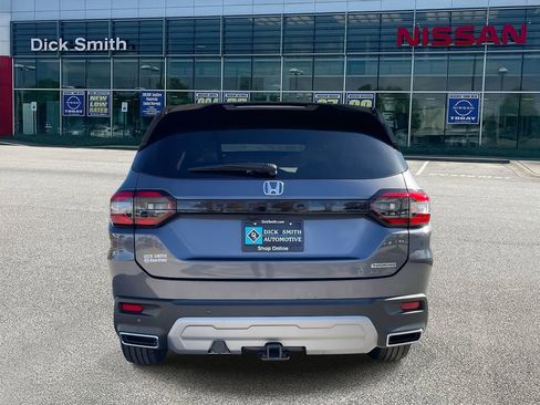 Used 2025 Honda Pilot Touring image 5