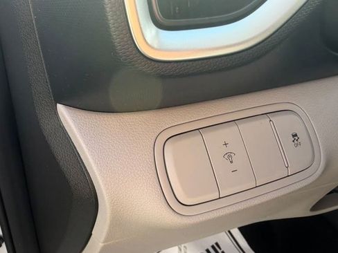 Certified 2026 Hyundai Venue SEL FWD image 14