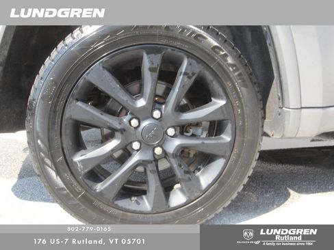 Used 2021 Jeep Grand Cherokee Laredo X AWD/4WD image 31