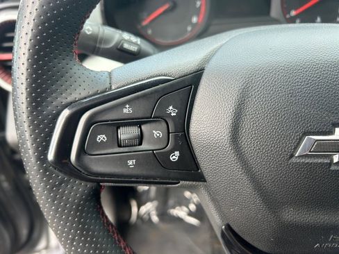 Used 2025 Chevrolet Trax RS w/ Driver Confidence Package FWD image 16