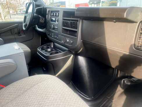 Used 2022 Chevrolet Express 3500 RWD 3500 135 w/ Driver Convenience Package image 20
