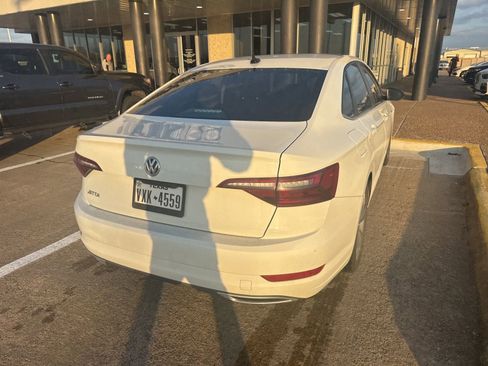 Used 2020 Volkswagen Jetta R-Line image 7