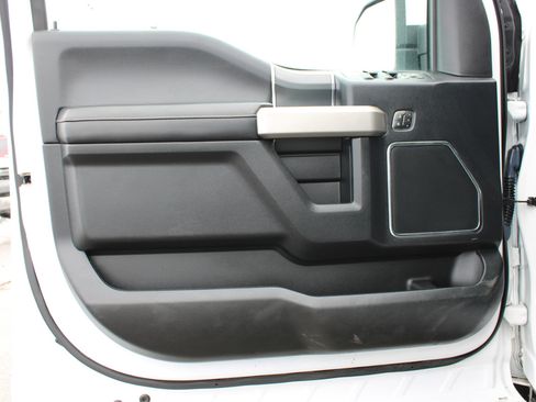 Used 2020 Ford F150 Lariat w/ Equipment Group 502A Luxury image 13