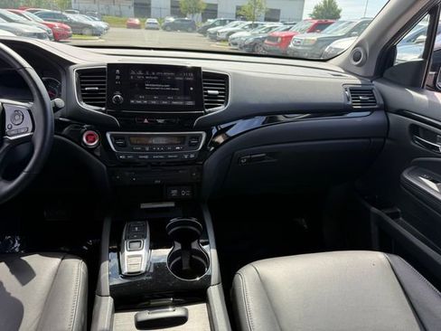 Used 2019 Honda Pilot Touring image 14
