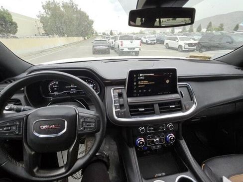 Used 2023 GMC Yukon XL AT4 AWD/4WD image 8