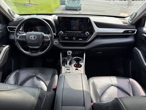 Used 2021 Toyota Highlander Platinum AWD/4WD image 19