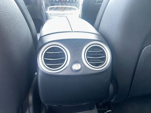 Used 2021 Mercedes-Benz GLC 300 image 23