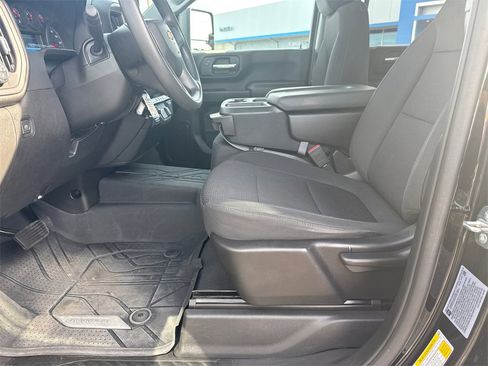 Used 2023 Chevrolet Silverado 2500 Custom w/ Custom Value Package image 10