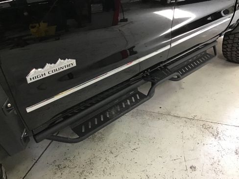Used 2017 Chevrolet Silverado 1500 High Country AWD/4WD image 10