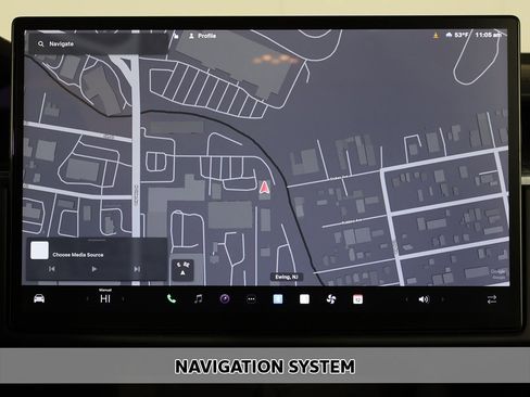 Used 2023 Tesla Model X Plaid image 4