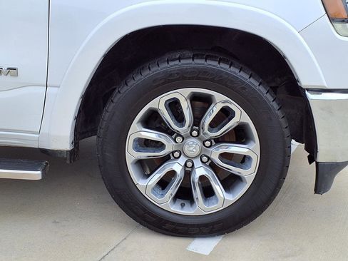 Used 2019 RAM 1500 Laramie RWD image 9