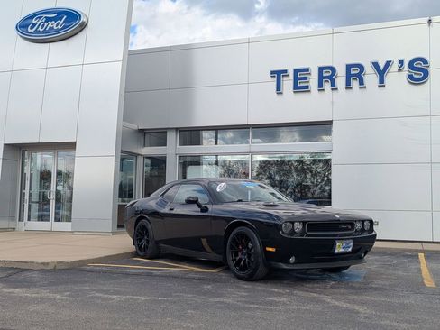 Used 2009 Dodge Challenger R/T RWD image 1