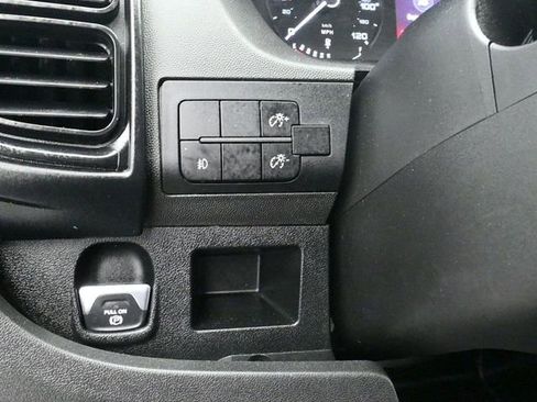 Used 2025 RAM ProMaster 2500 w/ Convenience Group image 17