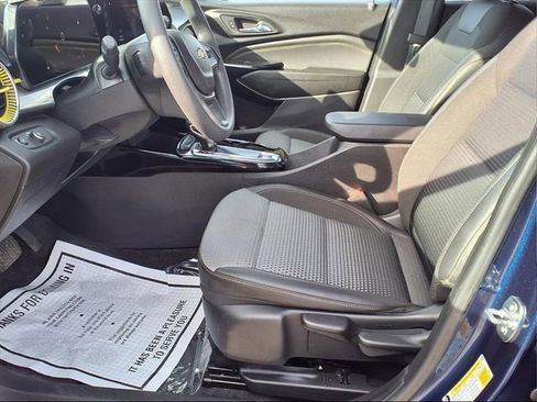 Used 2024 Chevrolet Trax LT image 19