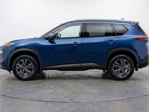 Used 2025 Nissan Rogue SV image 5