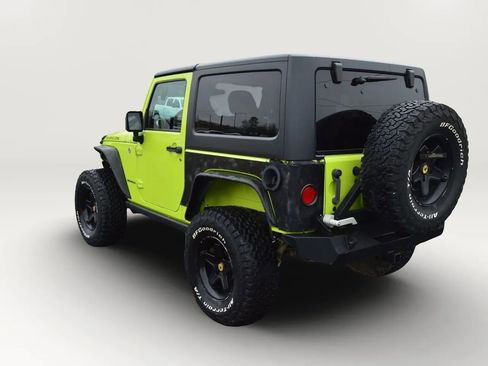 Used 2016 Jeep Wrangler Rubicon w/ Power Convenience Group AWD/4WD image 7