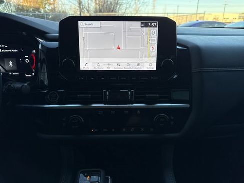 Used 2024 Nissan Pathfinder Platinum w/ Lighting Package (N93) image 44