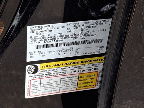 Used 2025 Ford Expedition Active image 28