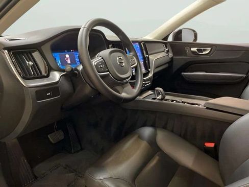 Used 2025 Volvo XC60 B5 Core AWD/4WD image 60